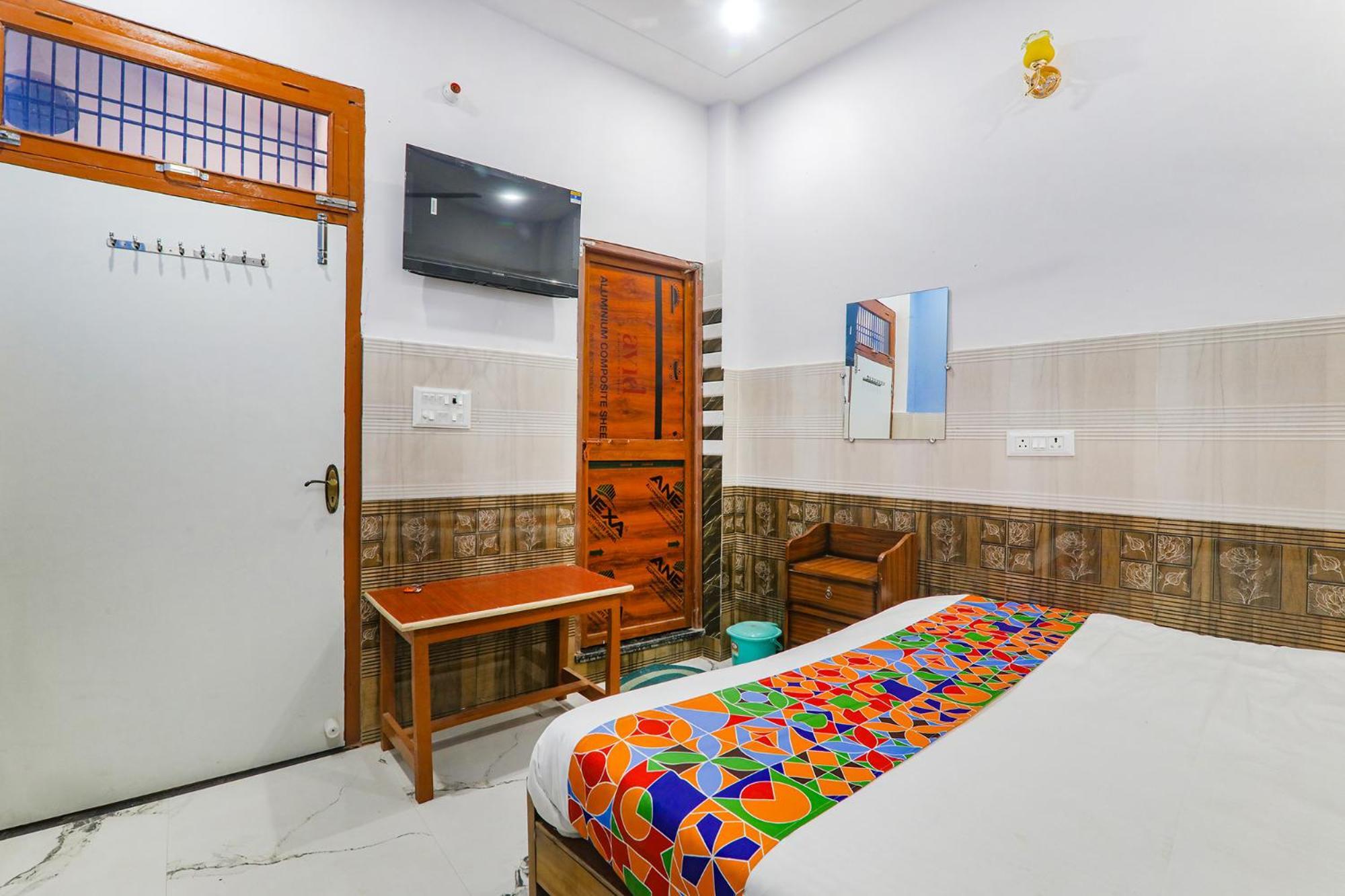 Отель Fabexpress Shree Siya Raman - 500M From Shri Ram Janam Bhumi Ayodhya Экстерьер фото